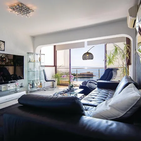 Amazing In Apartment *